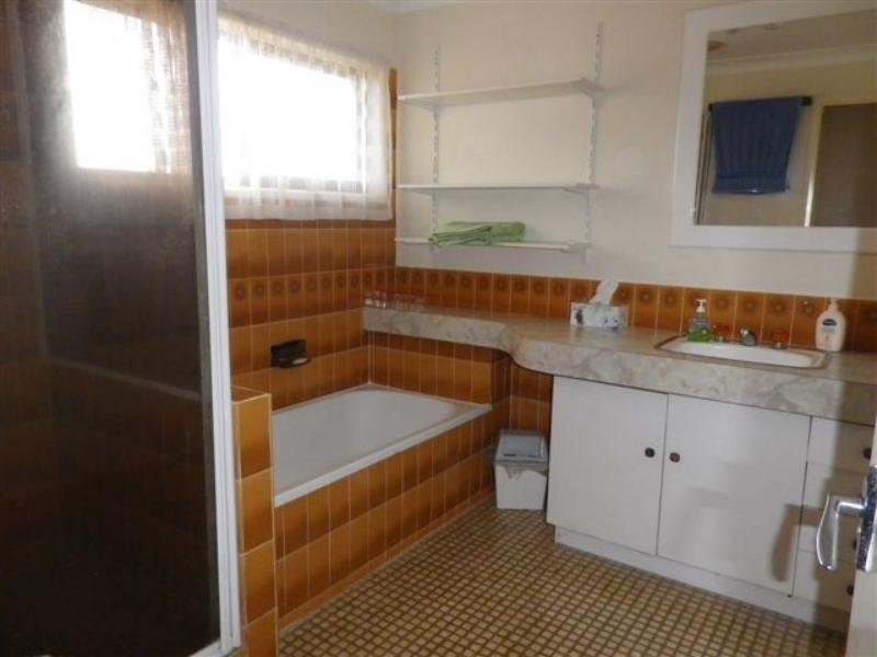 1 Sebastian Street, Manly West QLD 4179