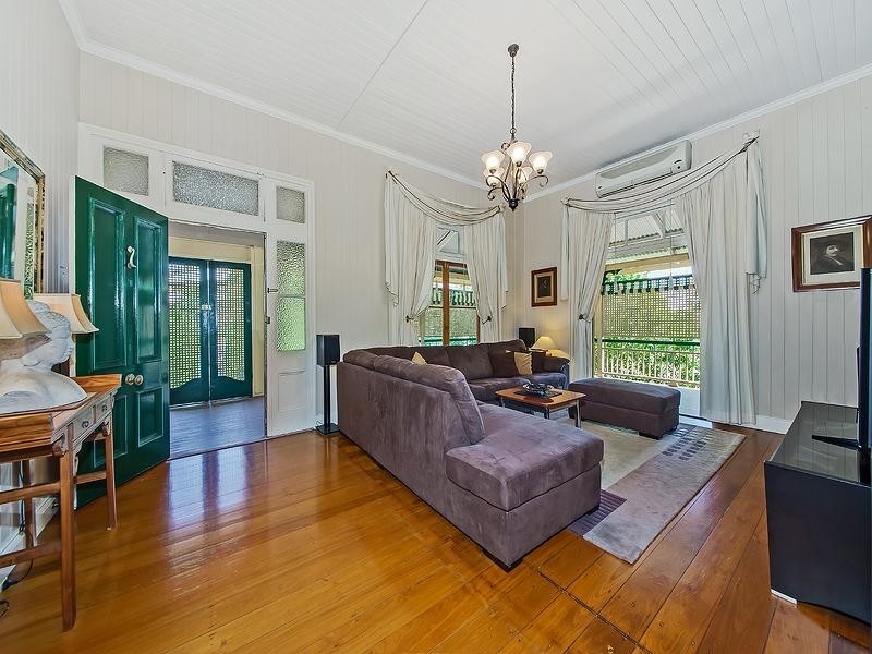 Cnr Besham Pde & West Ave, Wynnum QLD 4178