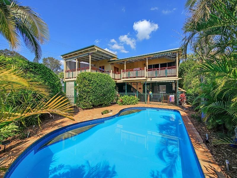 Cnr Besham Pde & West Ave, Wynnum QLD 4178