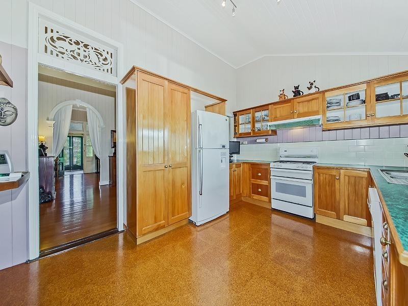 Cnr Besham Pde & West Ave, Wynnum QLD 4178