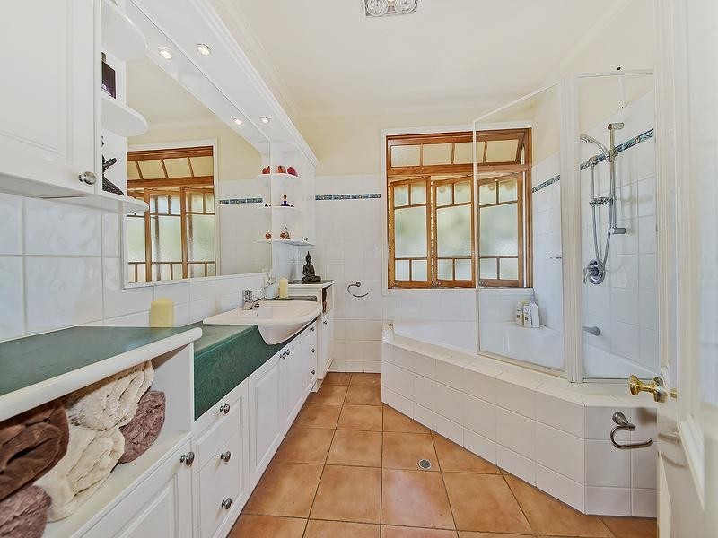 Cnr Besham Pde & West Ave, Wynnum QLD 4178