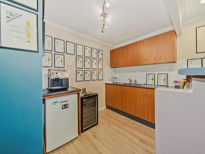 Cnr Besham Pde & West Ave, Wynnum QLD 4178