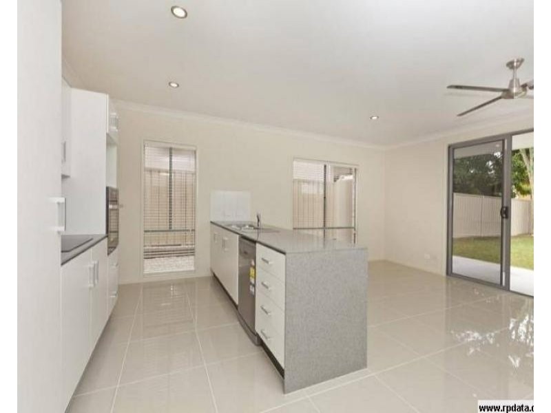 11 Wassell Street, Wynnum QLD 4178