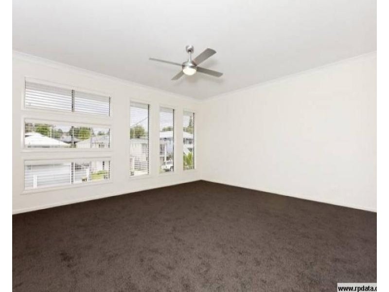 11 Wassell Street, Wynnum QLD 4178