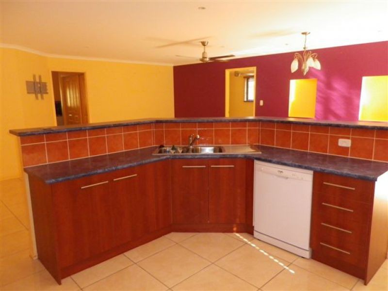 32 Wirra Circuit, Wynnum West QLD 4178