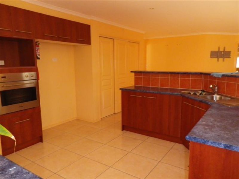 32 Wirra Circuit, Wynnum West QLD 4178