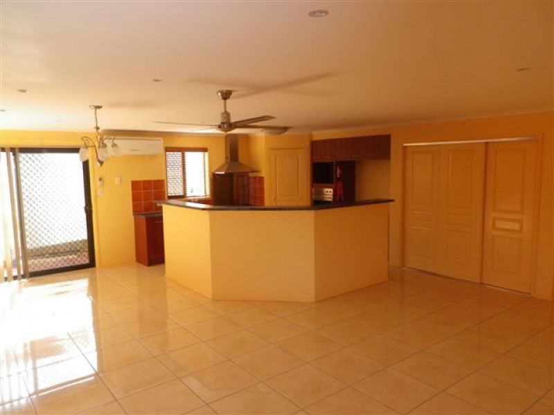 32 Wirra Circuit, Wynnum West QLD 4178