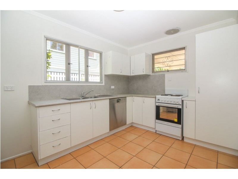 165 Oceana Terrace, Manly QLD 4179