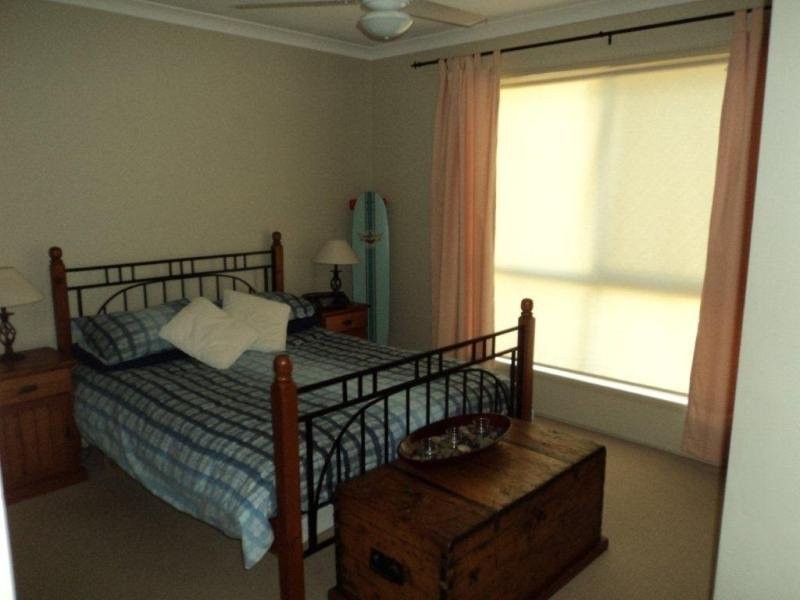 39 Macadamia Street, Wynnum West QLD 4178