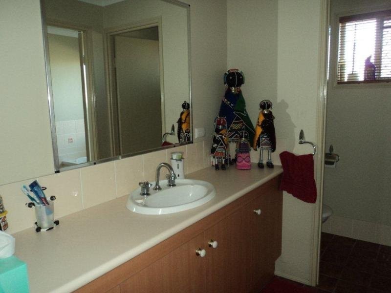 39 Macadamia Street, Wynnum West QLD 4178