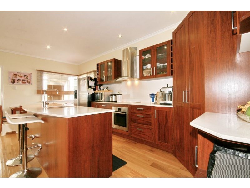 16 Kitchener St, Wynnum QLD 4178