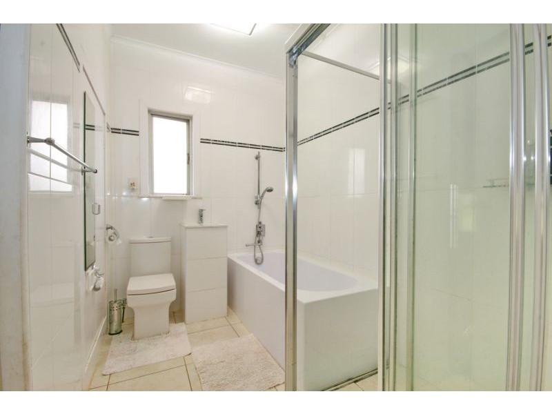 16 Kitchener St, Wynnum QLD 4178