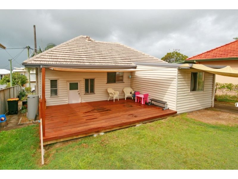 16 Kitchener St, Wynnum QLD 4178