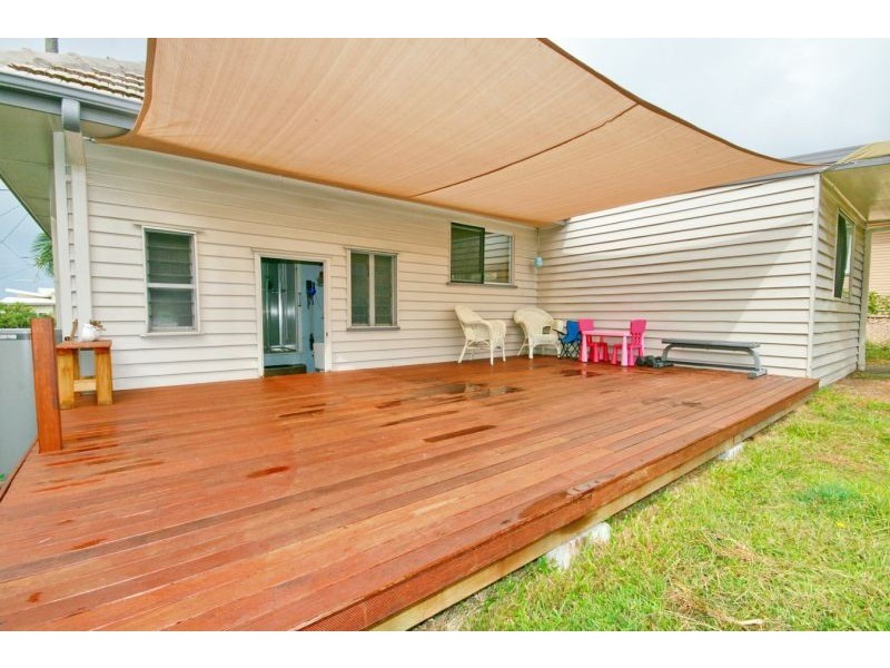 16 Kitchener St, Wynnum QLD 4178