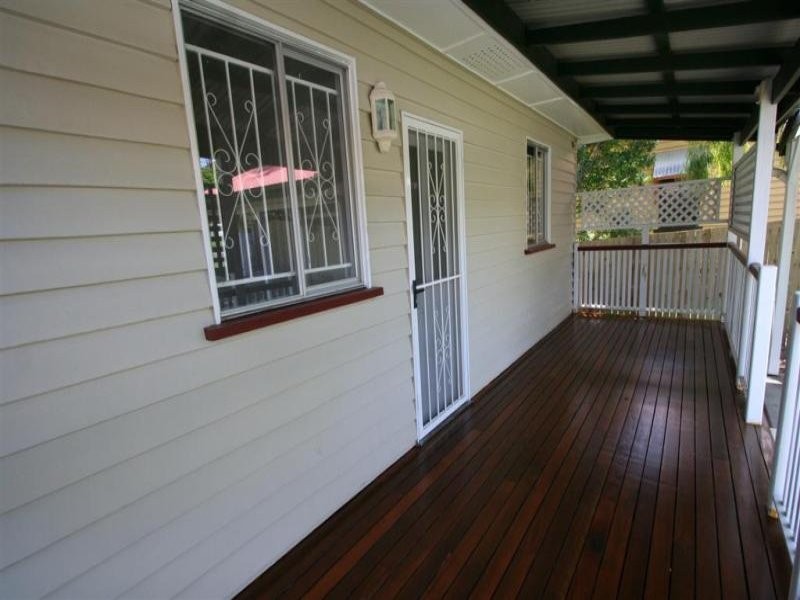 31 Boxgrove Ave, Wynnum QLD 4178