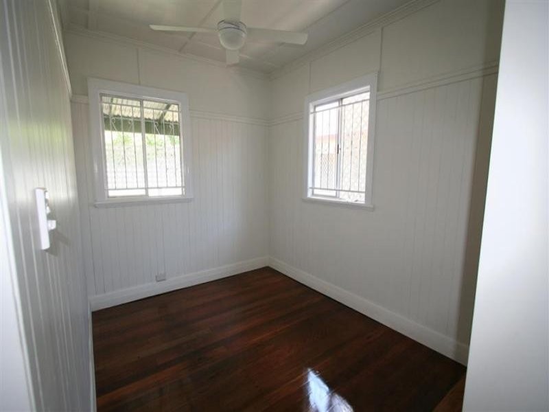 31 Boxgrove Ave, Wynnum QLD 4178