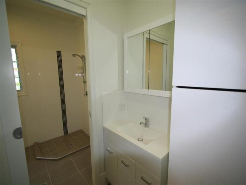 31 Boxgrove Ave, Wynnum QLD 4178