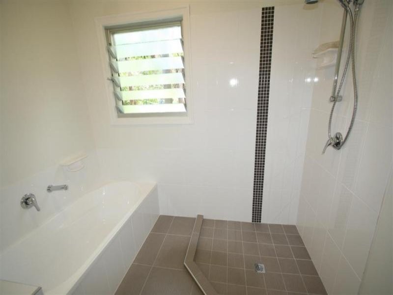 31 Boxgrove Ave, Wynnum QLD 4178