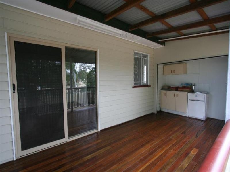 31 Boxgrove Ave, Wynnum QLD 4178