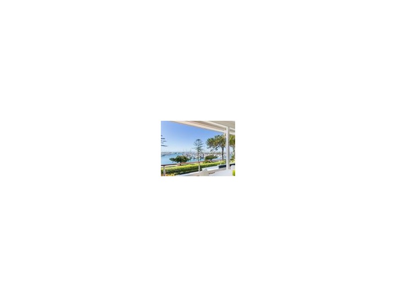 493 Royal Esplanade, Manly QLD 4179