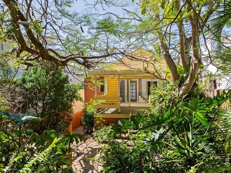 493 Royal Esplanade, Manly QLD 4179
