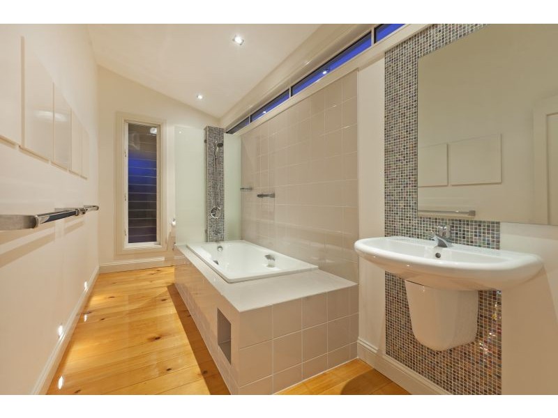 88 Cedar St, Wynnum QLD 4178