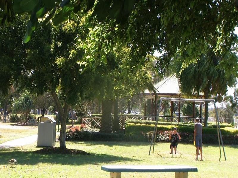 68 Kingsley  Tce, Wynnum QLD 4178