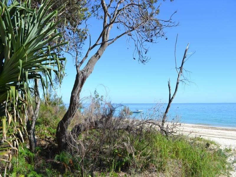 85 The Strand, Moreton Island QLD 4025