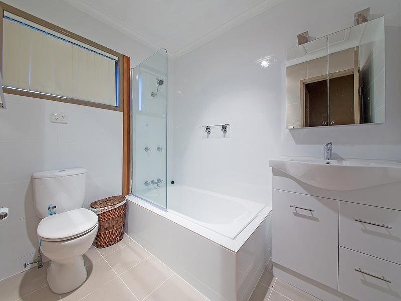 240 Randall Rd, Wynnum West QLD 4178