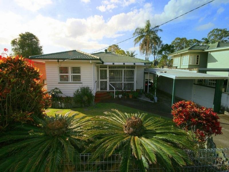 28 Crawford Rd, Wynnum West QLD 4178