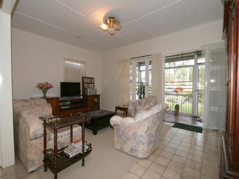 28 Crawford Rd, Wynnum West QLD 4178