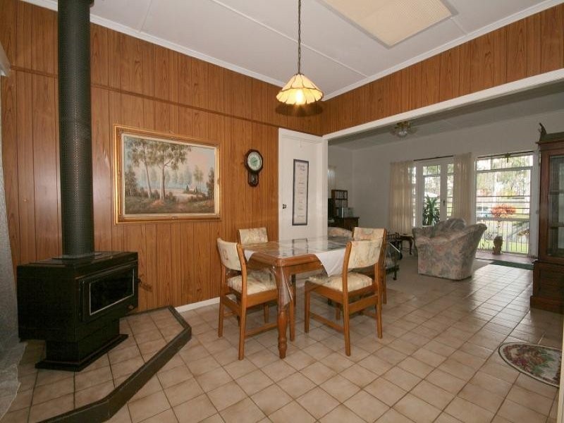 28 Crawford Rd, Wynnum West QLD 4178