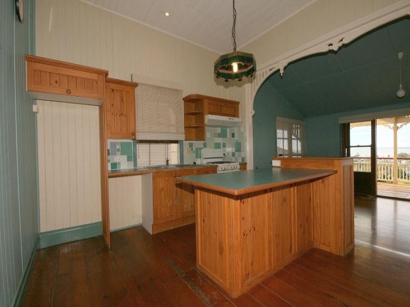 34 Wellington St, Manly QLD 4179