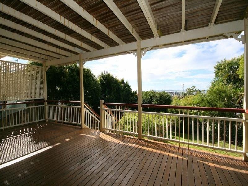 34 Wellington St, Manly QLD 4179