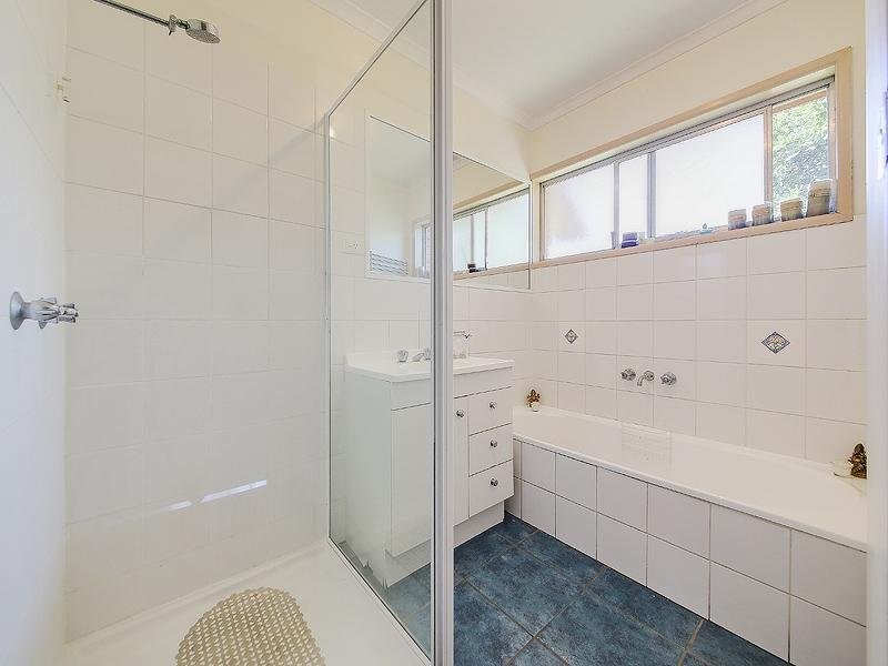 7 Bernays Rd, Wynnum West QLD 4178