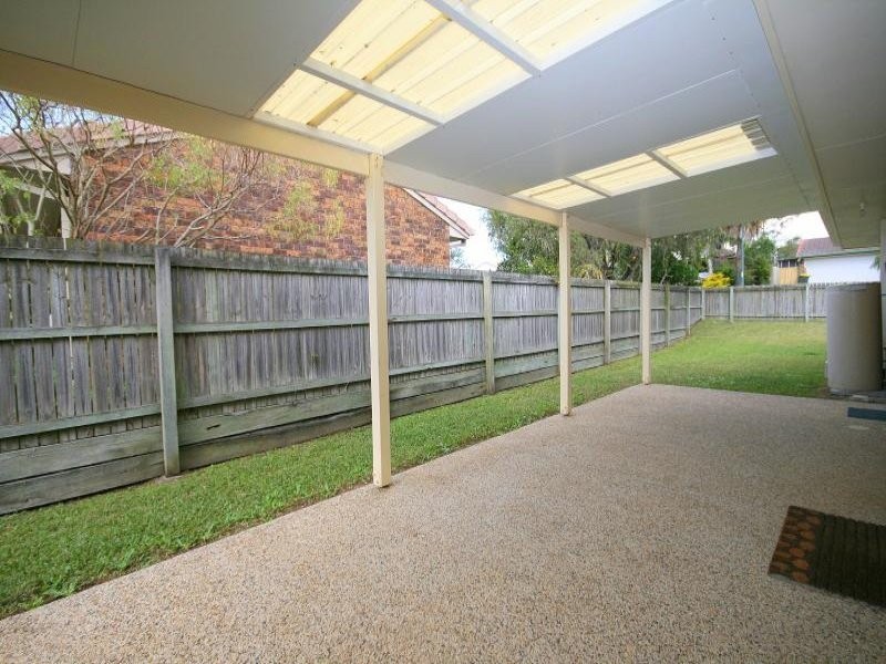 83 Schooner Cct, Manly West QLD 4179