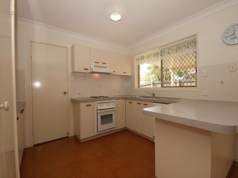 83 Schooner Cct, Manly West QLD 4179