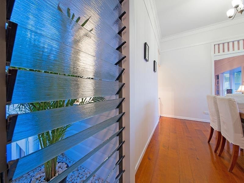 2 Kingsley Tce, Wynnum QLD 4178