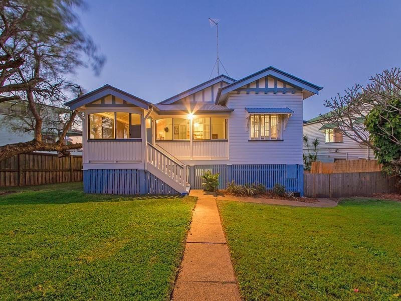 2 Kingsley Tce, Wynnum QLD 4178
