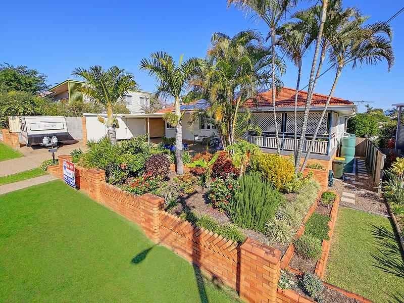 24 Banoon Dr, Wynnum QLD 4178