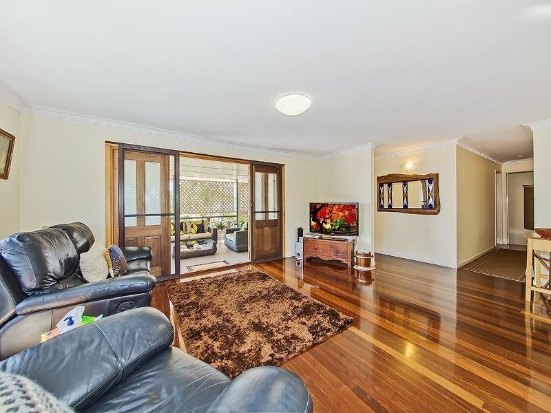 24 Banoon Dr, Wynnum QLD 4178