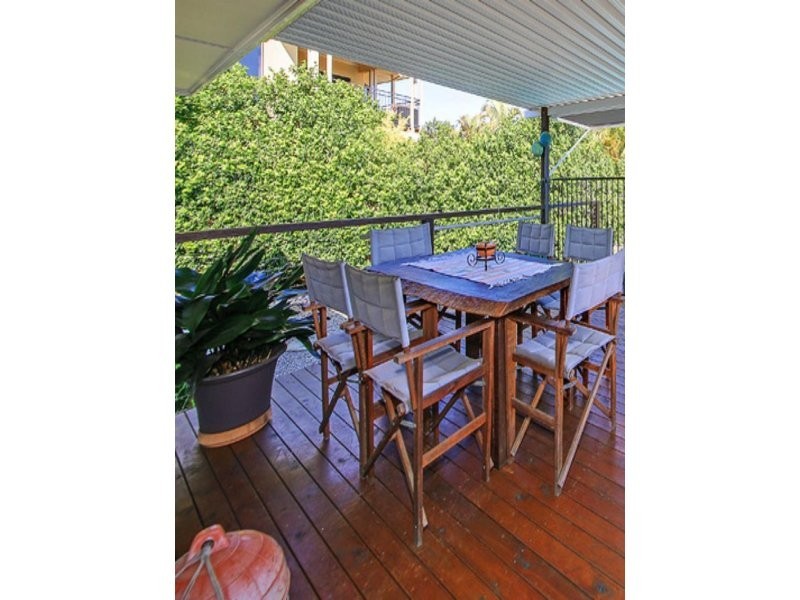 24 Banoon Dr, Wynnum QLD 4178