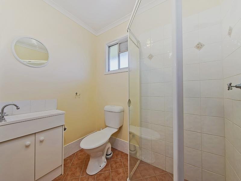 24 Banoon Dr, Wynnum QLD 4178