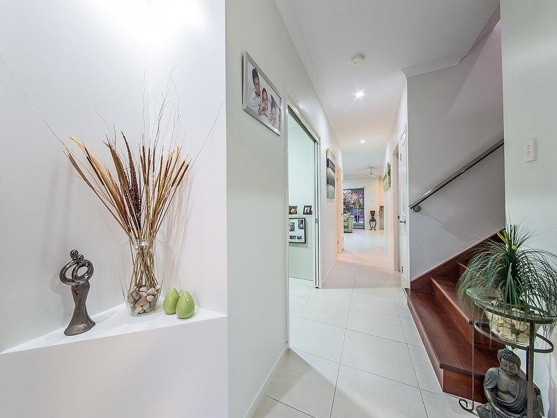 24 Orallo St, Lota QLD 4179