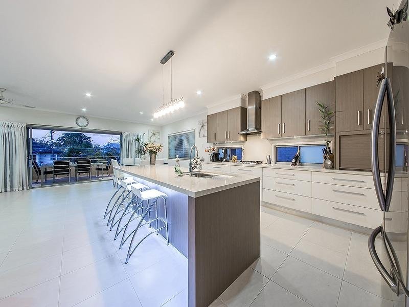 24 Orallo St, Lota QLD 4179