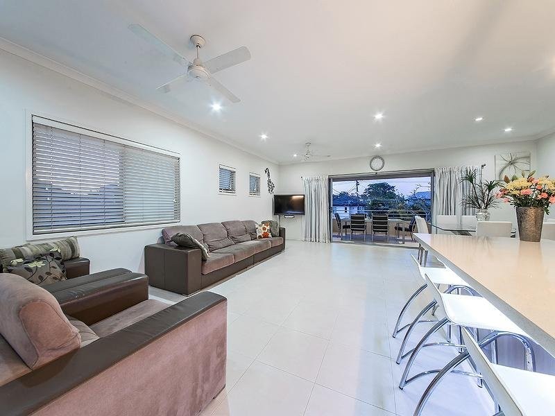 24 Orallo St, Lota QLD 4179