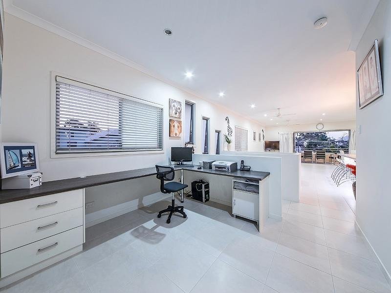 24 Orallo St, Lota QLD 4179