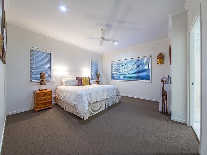 24 Orallo St, Lota QLD 4179