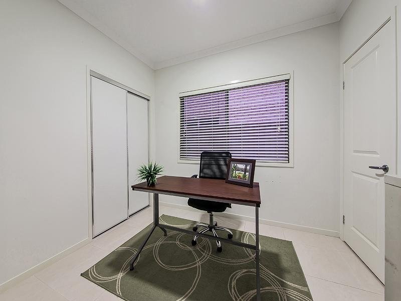 24 Orallo St, Lota QLD 4179