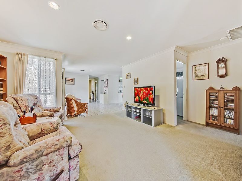 39 Matthews Way, Wakerley QLD 4154